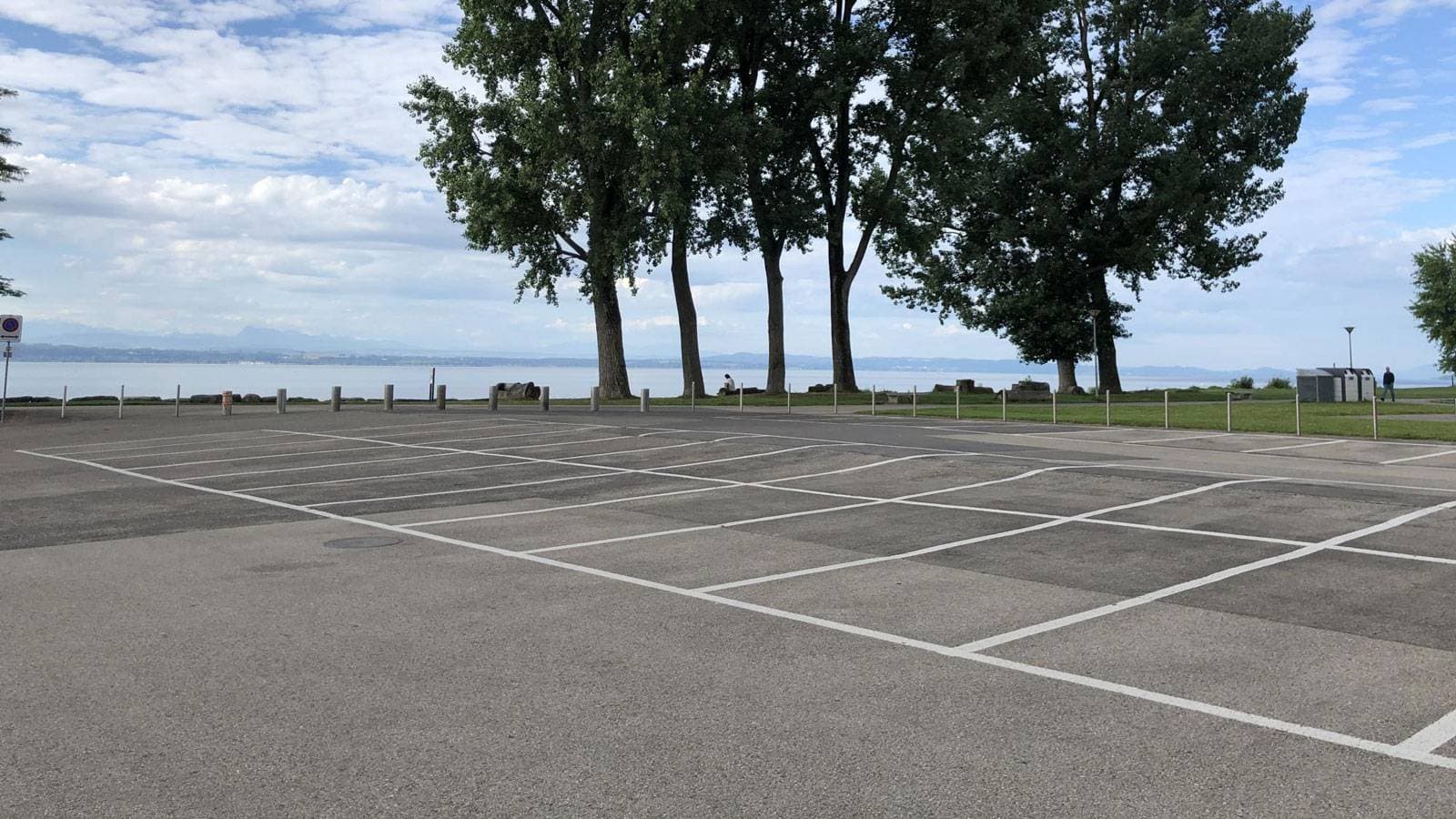 Praktischer Parkplatz in Bottighofen zu vermieten